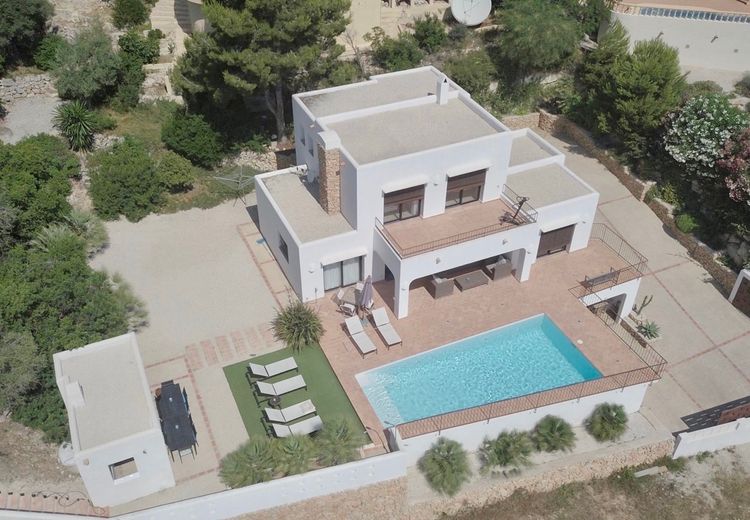 Pictures of Julie V.'s house