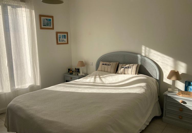 Pictures of Laurence T.'s house