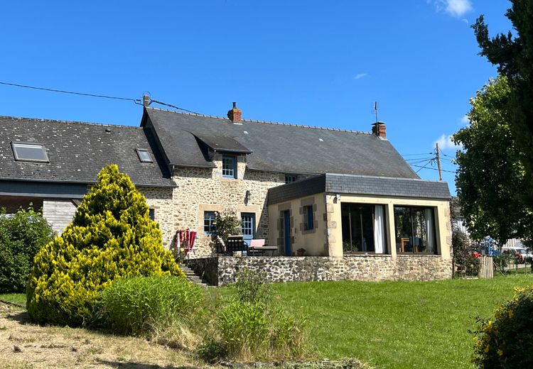 Pictures of Angélique's house