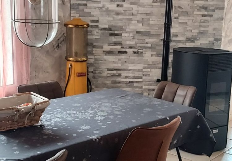 Pictures of Nathalie C.'s house