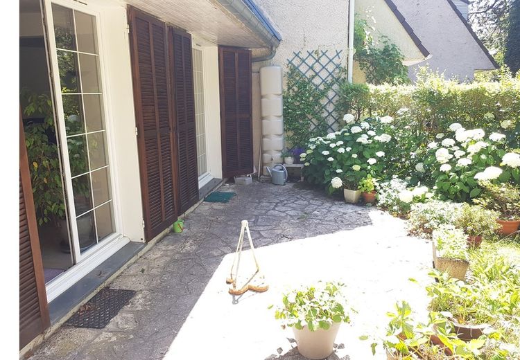 Pictures of Tat's house