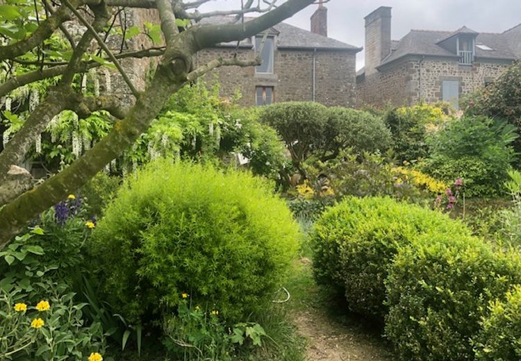 Pictures of laurence's house