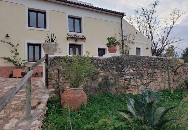 Pictures of Adrian G.'s house