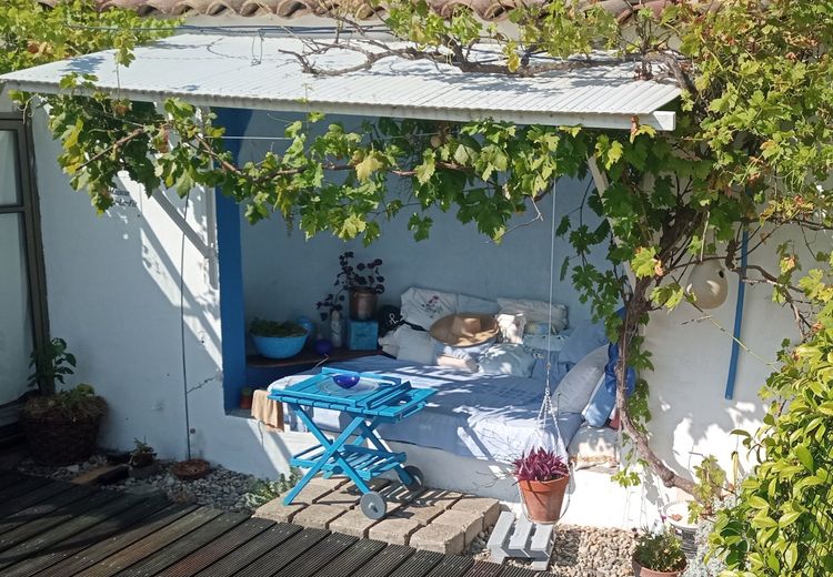 Pictures of Anne V.'s house