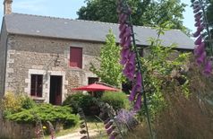 House with 1 dog, 4 cats in Saint-Pierre-des-Nids