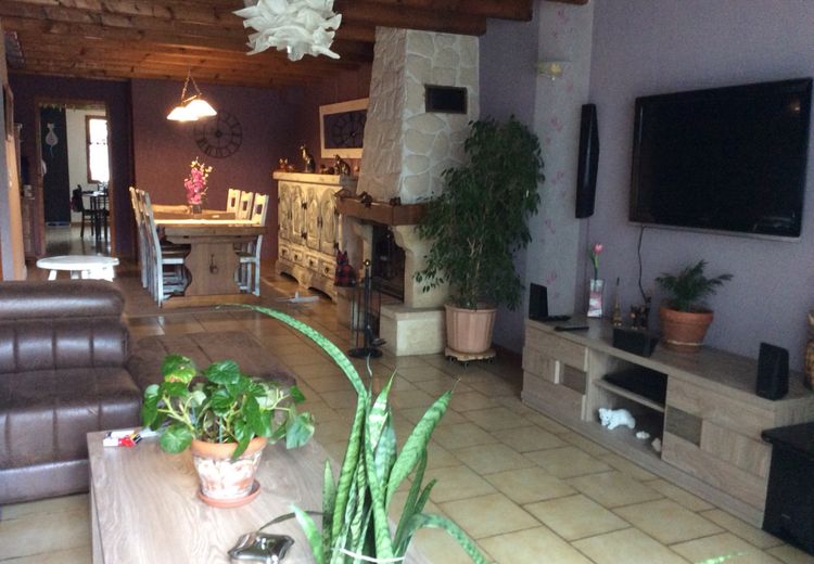 Pictures of Corinne R.'s house
