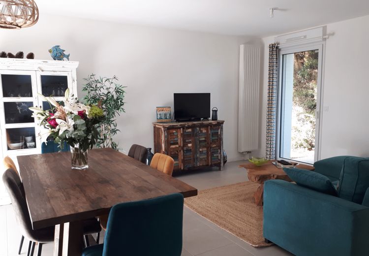 Pictures of Evelyne B.'s house