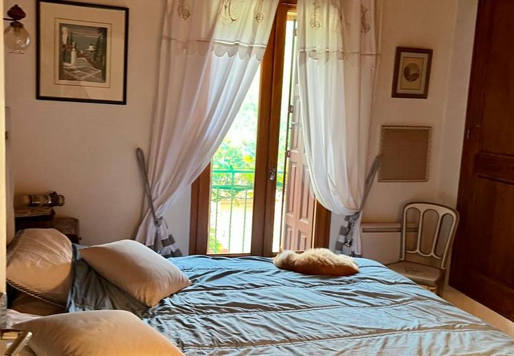 Pictures of Catalan's house