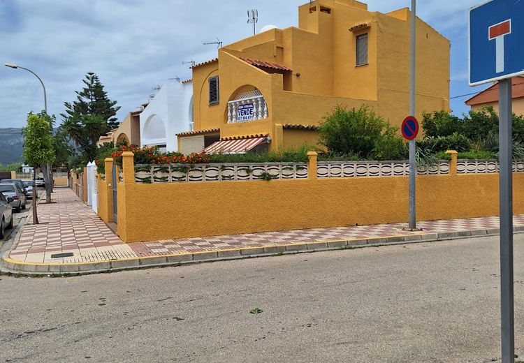 Pictures of NANNETTE's house