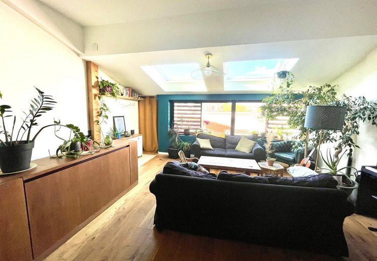 Pictures of Pollen's house