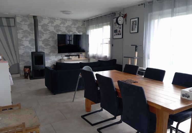 Pictures of Nelly Stéphane R.'s house