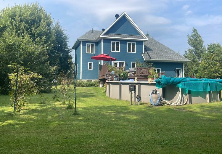 Pictures of Anne B.'s house