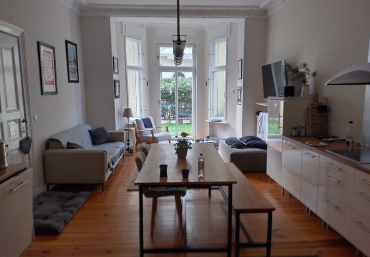 Pictures of Edith F.'s house