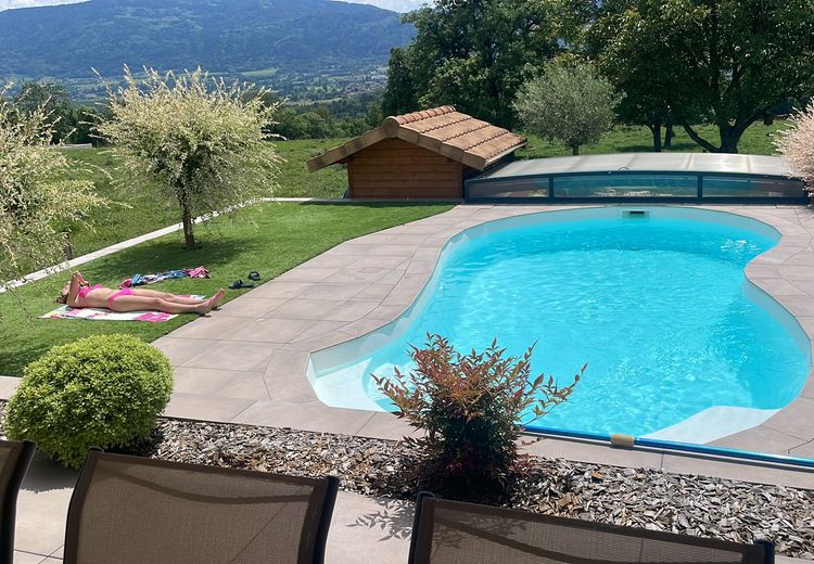 Pictures of Corinne C.'s house