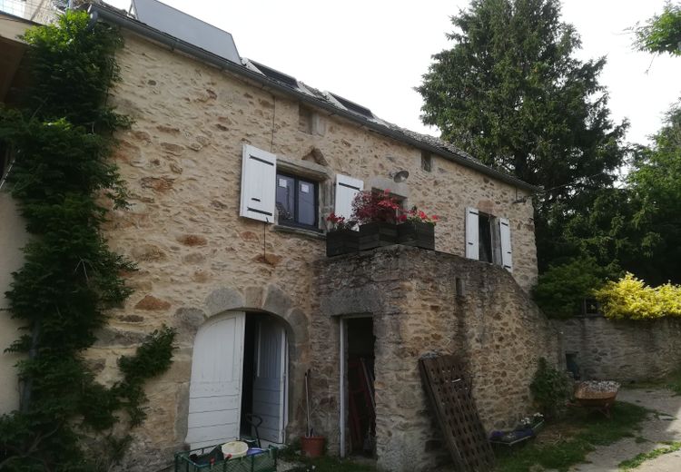 Pictures of Dominique V.'s house