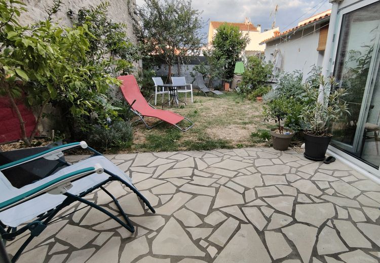 Pictures of Joëlle L.'s house