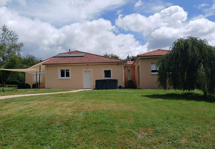 Pictures of Céline D.'s house