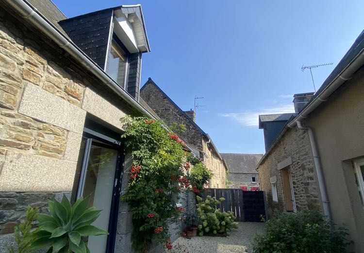 Pictures of Mélanie B.'s house
