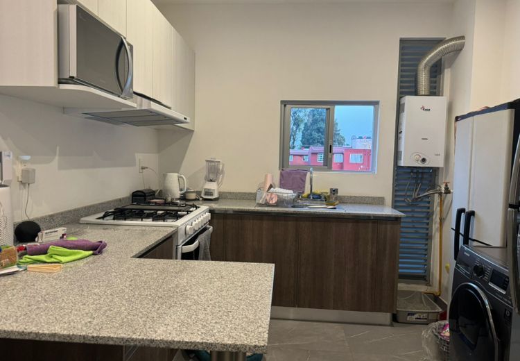 Pictures of Evelyn W.'s house