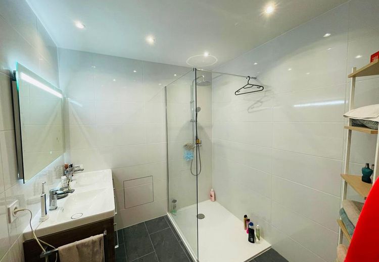 Pictures of Karine B.'s house