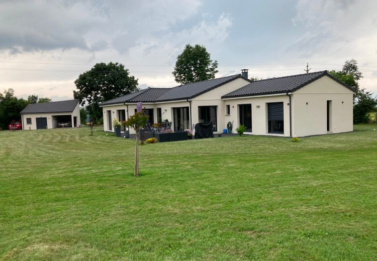 Pictures of JEAN LOUIS's house