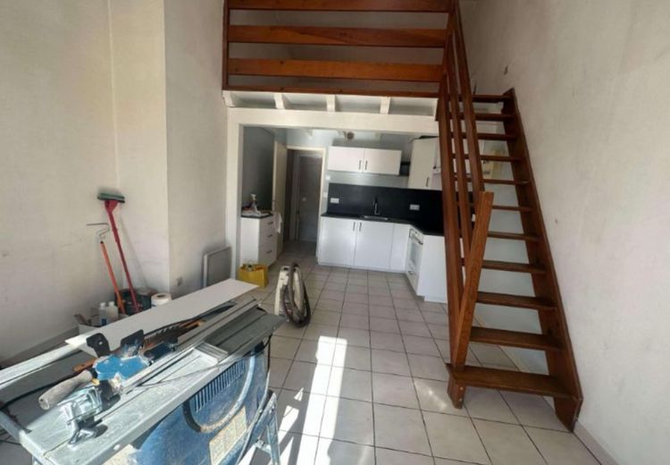 Pictures of Lola's house