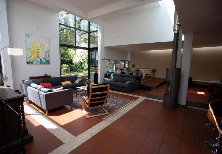 Pictures of Delphine L.'s house