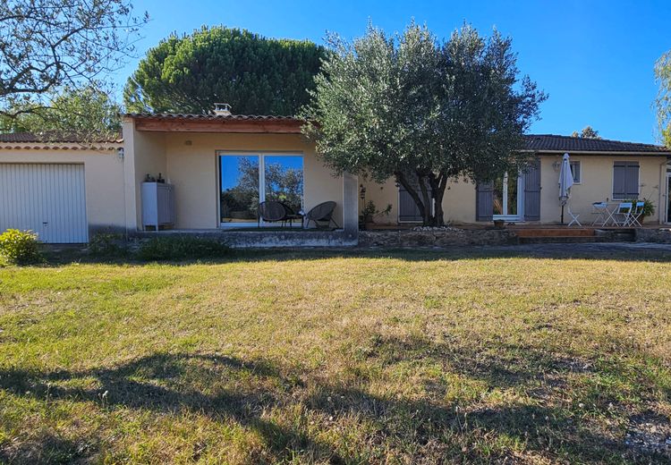 Pictures of Evelyne R.'s house