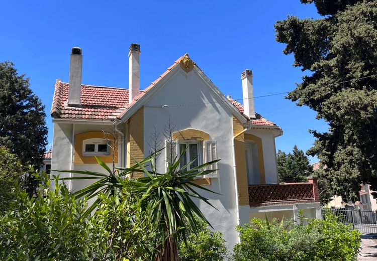 Pictures of Anne S.'s house