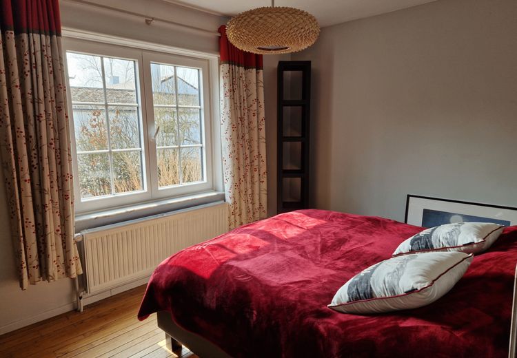 Pictures of Anne F.'s house