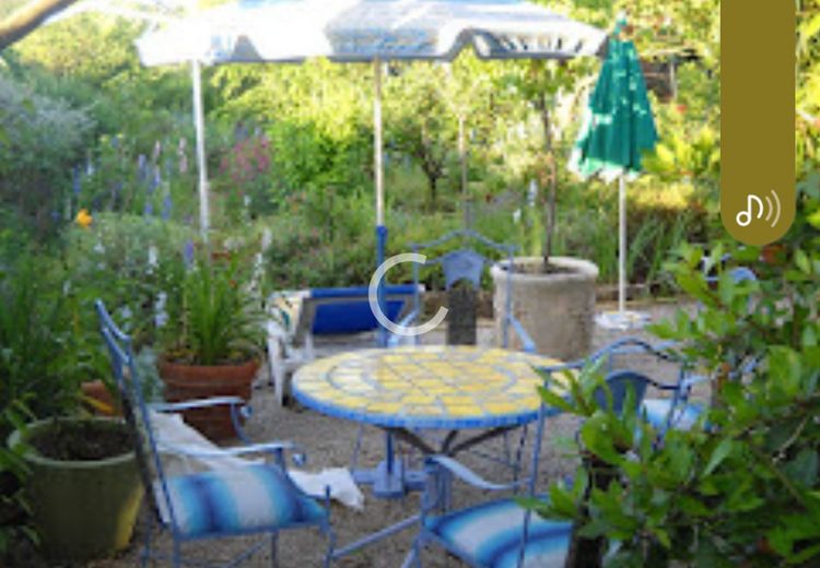 Pictures of Mireille B.'s house