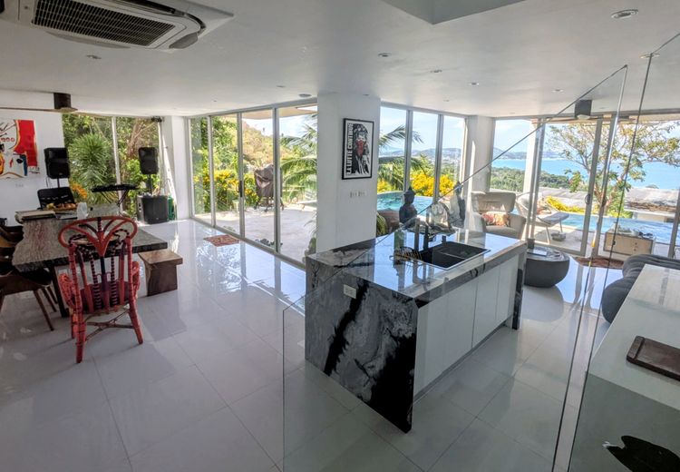 Pictures of Virginie S.'s house