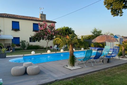 International House sitting Community Nomador International House sitting Community Nomador