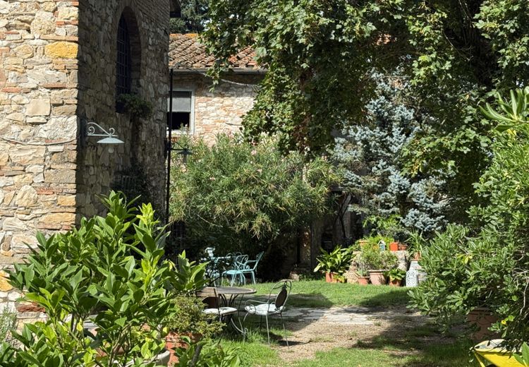 Pictures of NICOLA E.'s house
