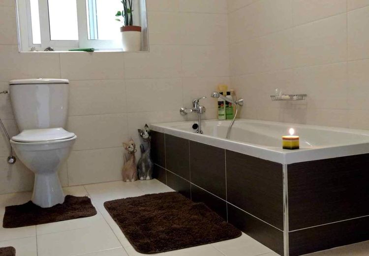 Pictures of Corinne V.'s house
