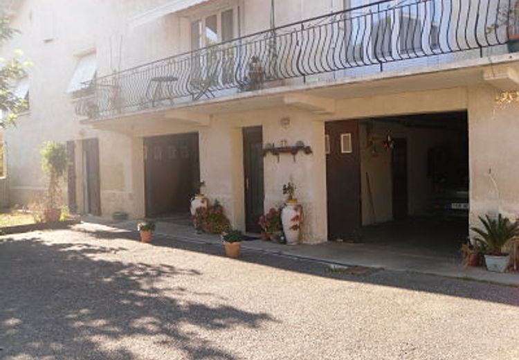 Pictures of Dhina K.'s house