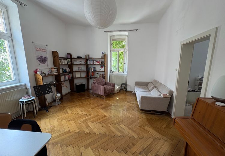 Pictures of Piéri's house