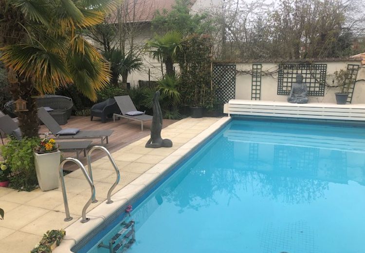 Pictures of CAROLINE W.'s house