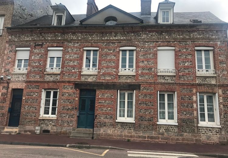 Pictures of Dominique B.'s house