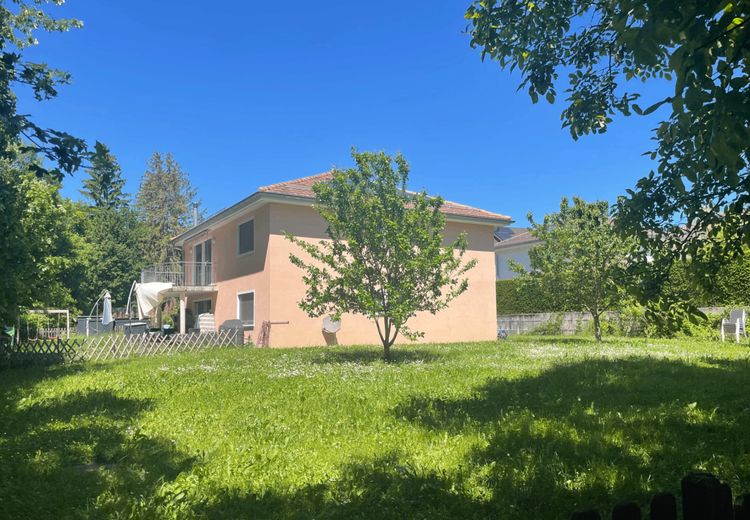 Pictures of Vicky V.'s house