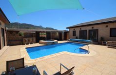 House with 1 dog, 1 cat in Jumilla