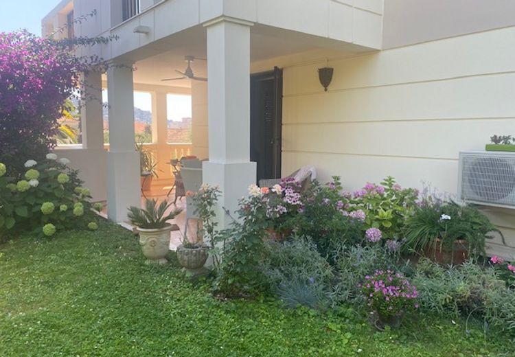 Des photos de la maison de REGINE K.