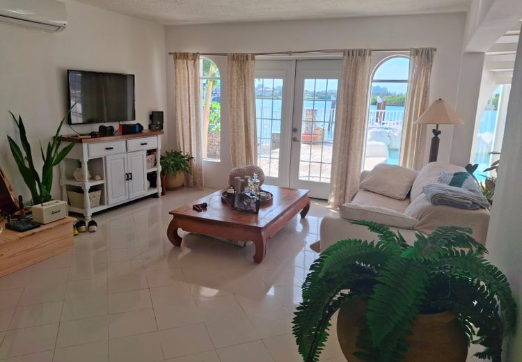 Pictures of Alba P.'s house