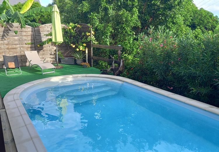 Pictures of NATHALIE D.'s house