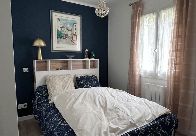 Pictures of Anne S.'s house