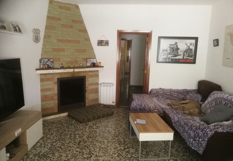Pictures of Jorge F.'s house