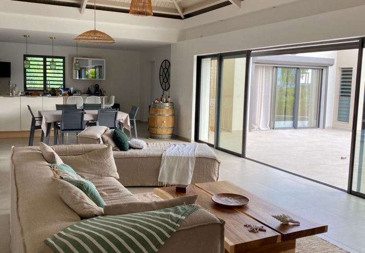 Pictures of Emmanuelle M.'s house