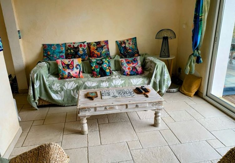 Pictures of Corinne B.'s house