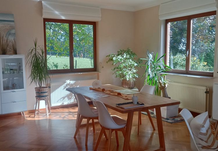 Pictures of Raymonde D.'s house