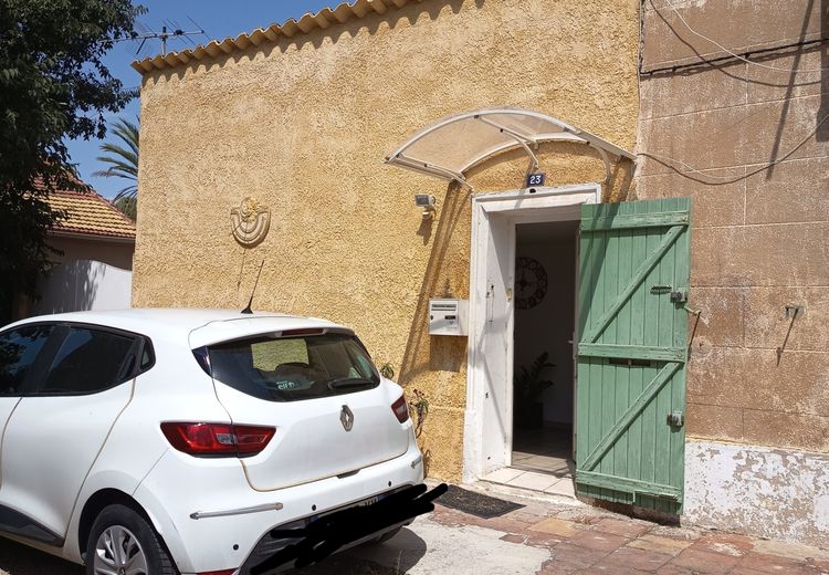 Pictures of Muriel's house
